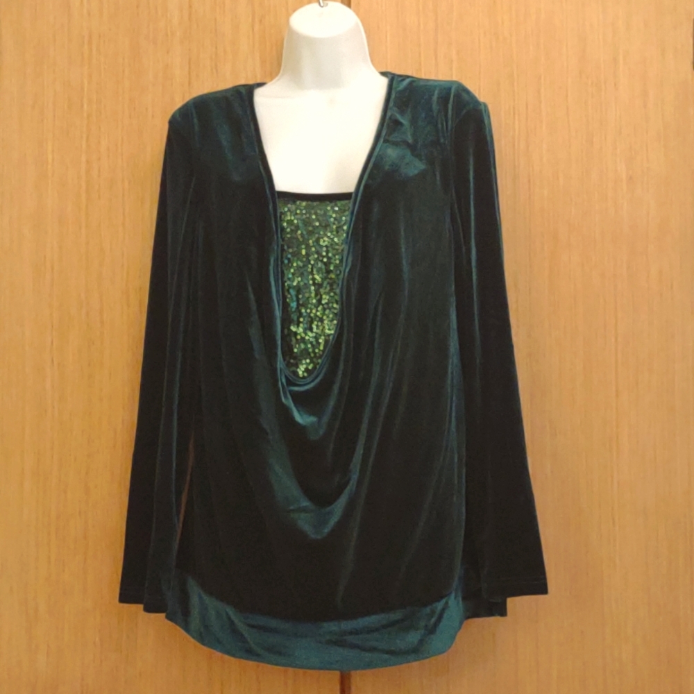 🎉Party Top NWOT LS Dark Green Velour/Sequins Top SZ L By Just Fashion Now